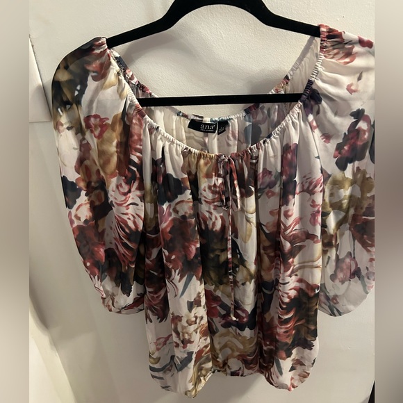 a.n.a Tops - Ana blouse sz L